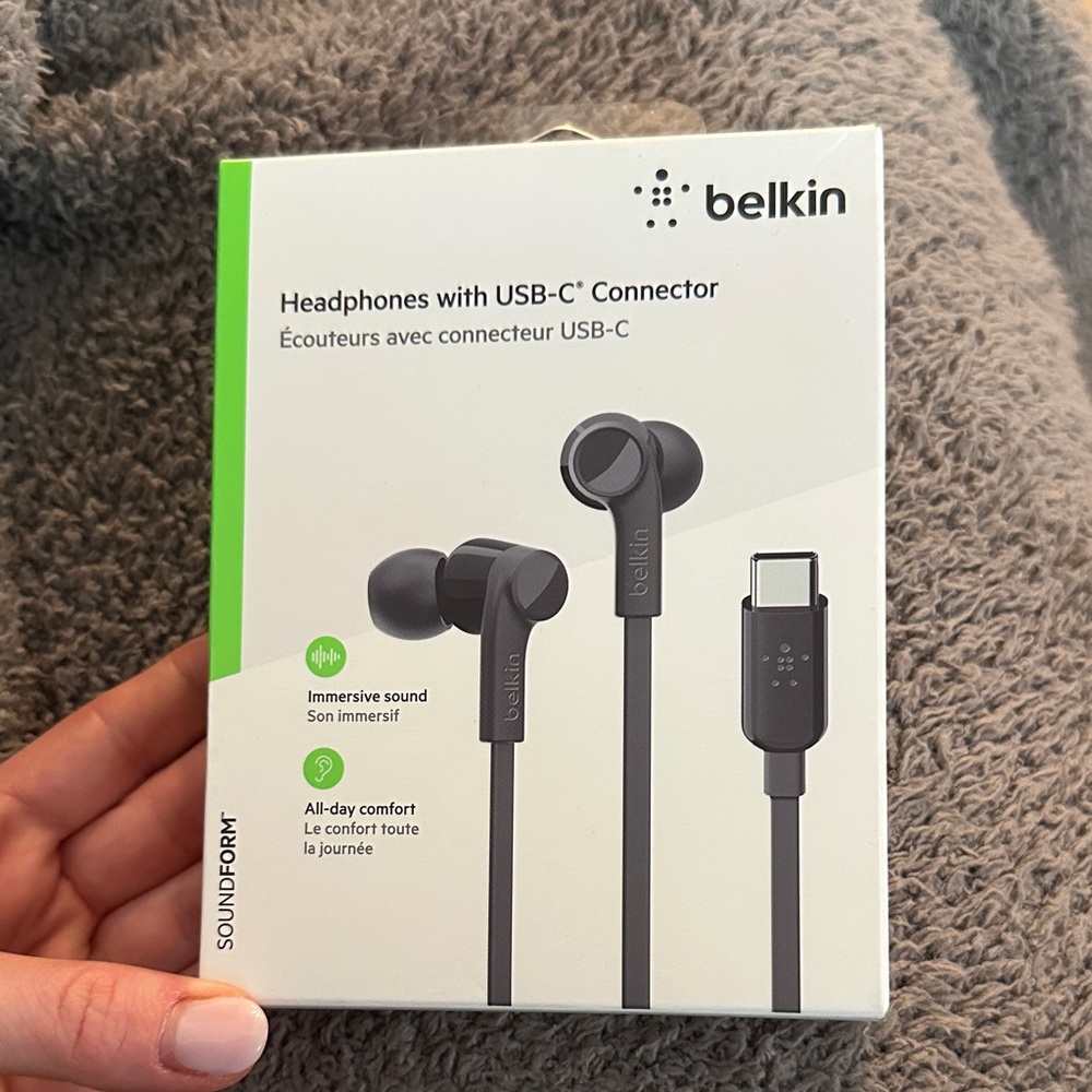 belkin USB-C In-Ear Headphones — Black
